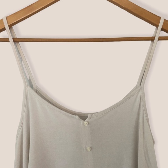 American Eagle Flowy White Tanktop - Picture 3 of 5